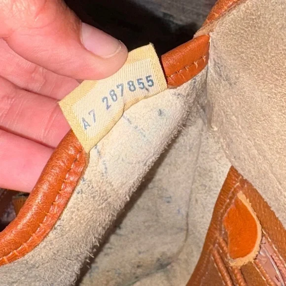 Vintage Dooney & Bourke Cream Essex Purse Tan Trim All Weather Leather AWL - Picture 7 of 7